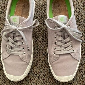 Cariuma shoes. Size 11